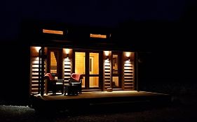 Cosy Cabin In The Paddocks - Breakfast Included